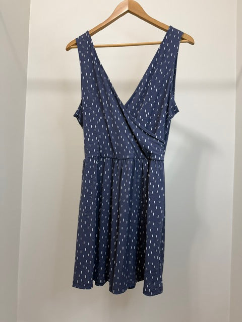 Mia &amp; Tess Criss Cross V Neck Romper Blue Print SzXL