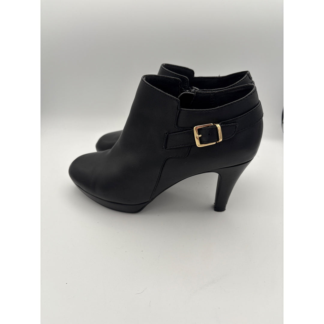 Clarks Womens Black Leather Ankle Booties Size 7 With Buckle & Zip Closure