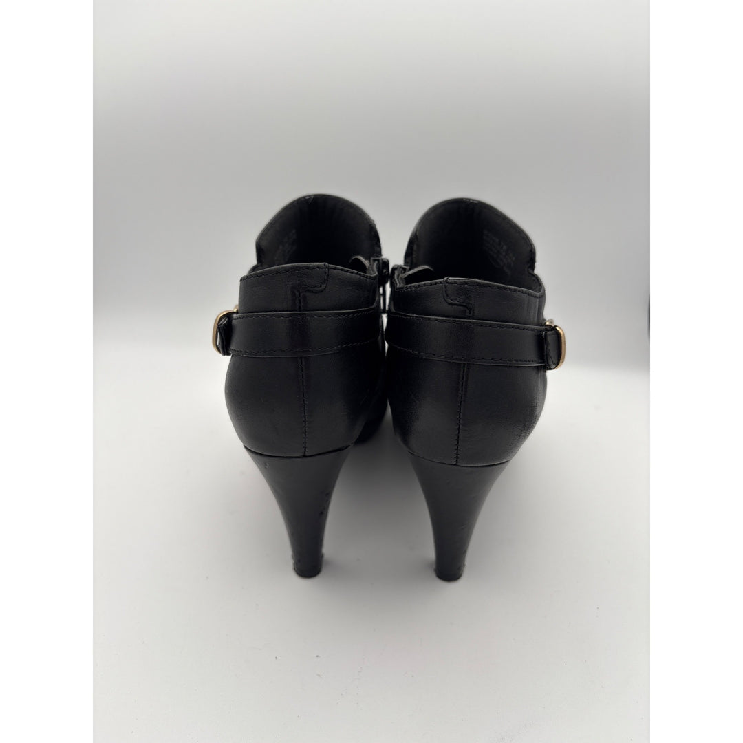 Clarks Womens Black Leather Ankle Booties Size 7 With Buckle & Zip Closure