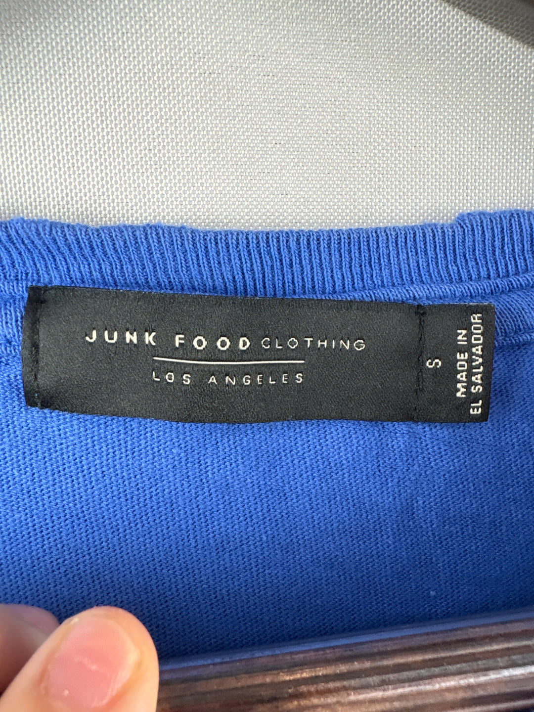 Women’s Junk Food Clothing Small Blue Seahawks T-Shirt