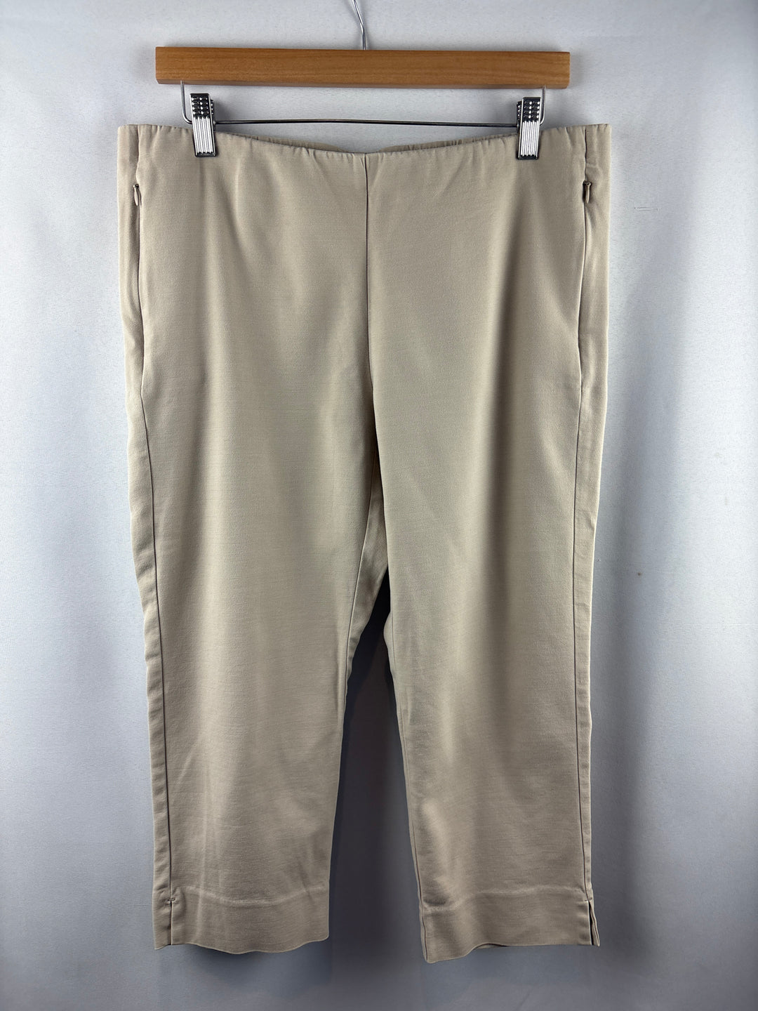 Women’s J.Jill Size 14 Khaki Stretch Capri Pants