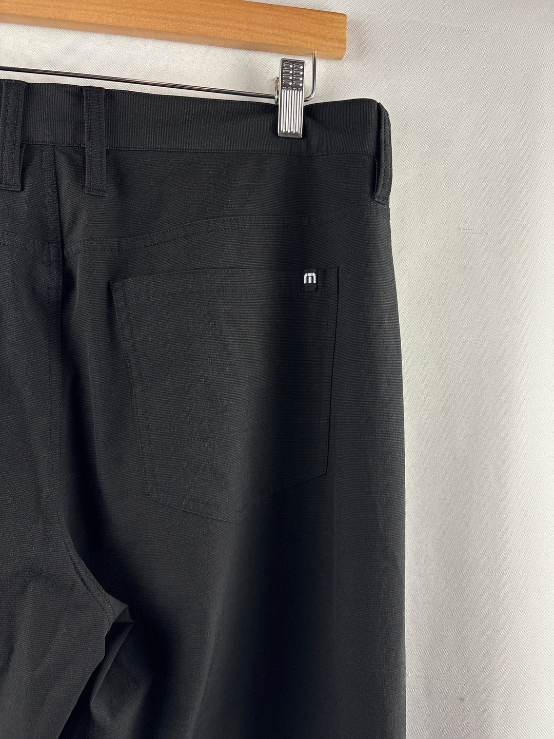 Men’s Travis Mathews Size 36 Black Golf Pants