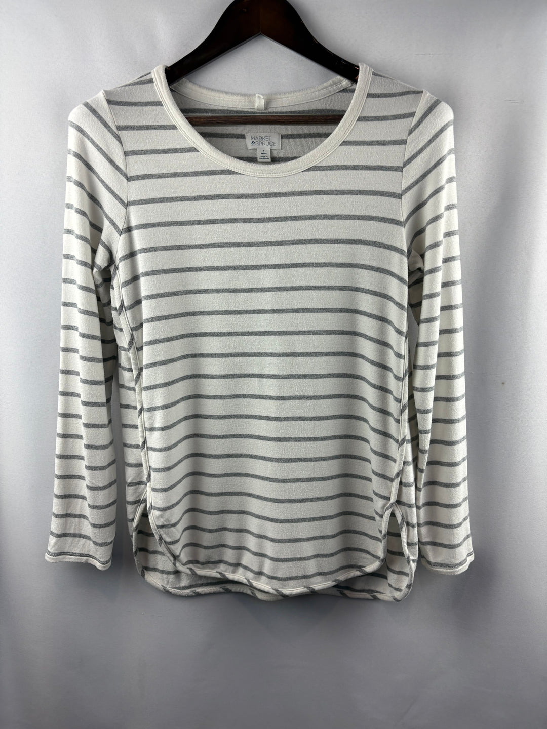 Women’s Market & Spruce Small White w/ Gray Striped Sweater