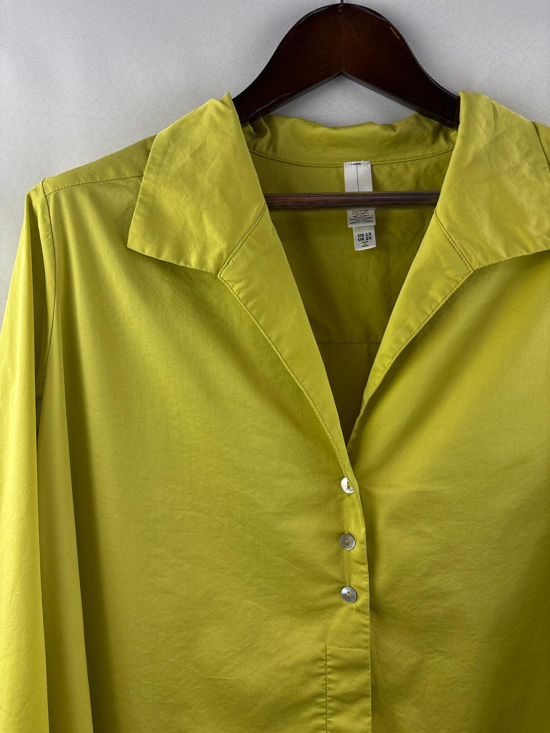 Women’s Marla Wynne Size 1X Avocado Green Button Up