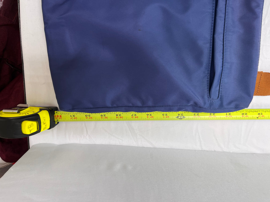 TravelSmith Anti Theft Crossbody Bag Travel Organizer Multi Pocket Shoulder Purse