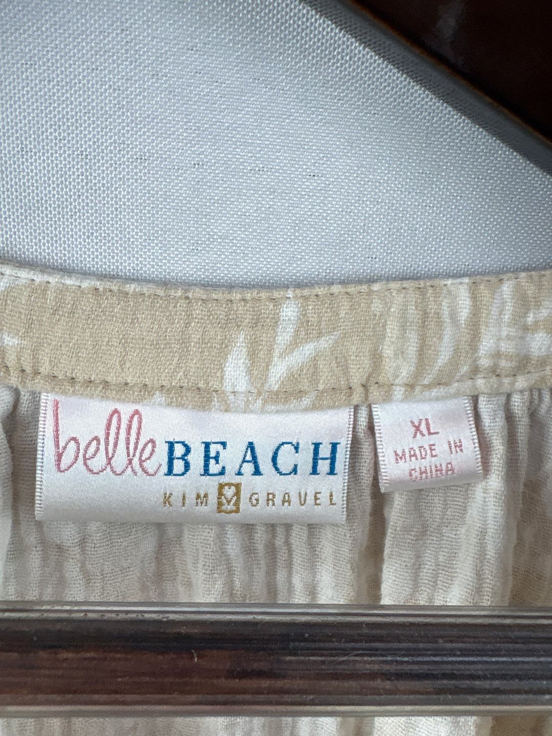 Women’s Belle by Kim Gravel XL Beige w/ White Floral Blouse