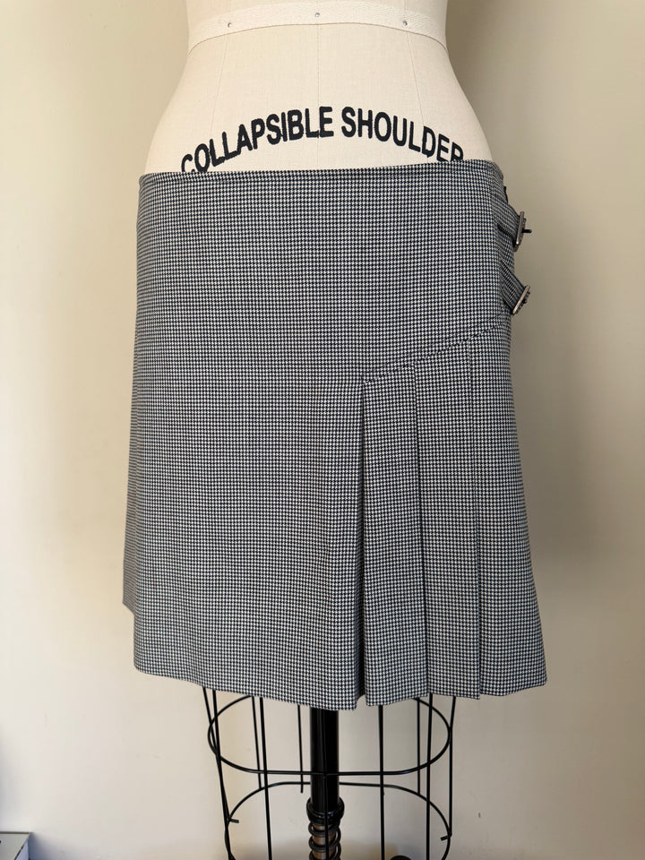 John Galliano Era Christian Dior Boutique Wool Houndstooth Pleated Buckle Mini Skirt FR40