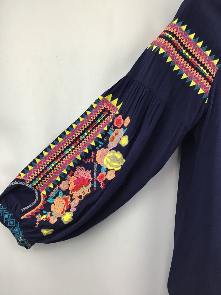 Women’s Solitaire Navy Long Sleeve Floral Embroidered Tunic Top Size Medium