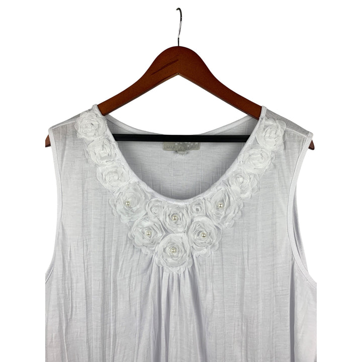 Carolyn Taylor White Sleeveless Top 2X With Floral Embellishment