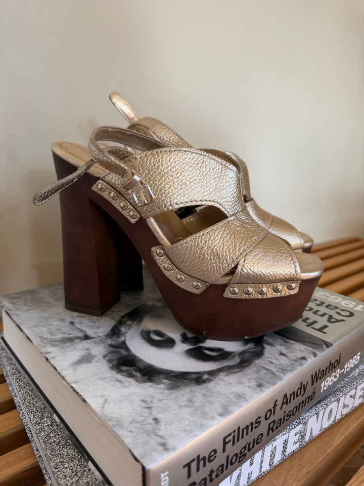 BCBG Max Azria Generation Gold Leather Platform Sandals Wood Heels Y2K Size 7.5B