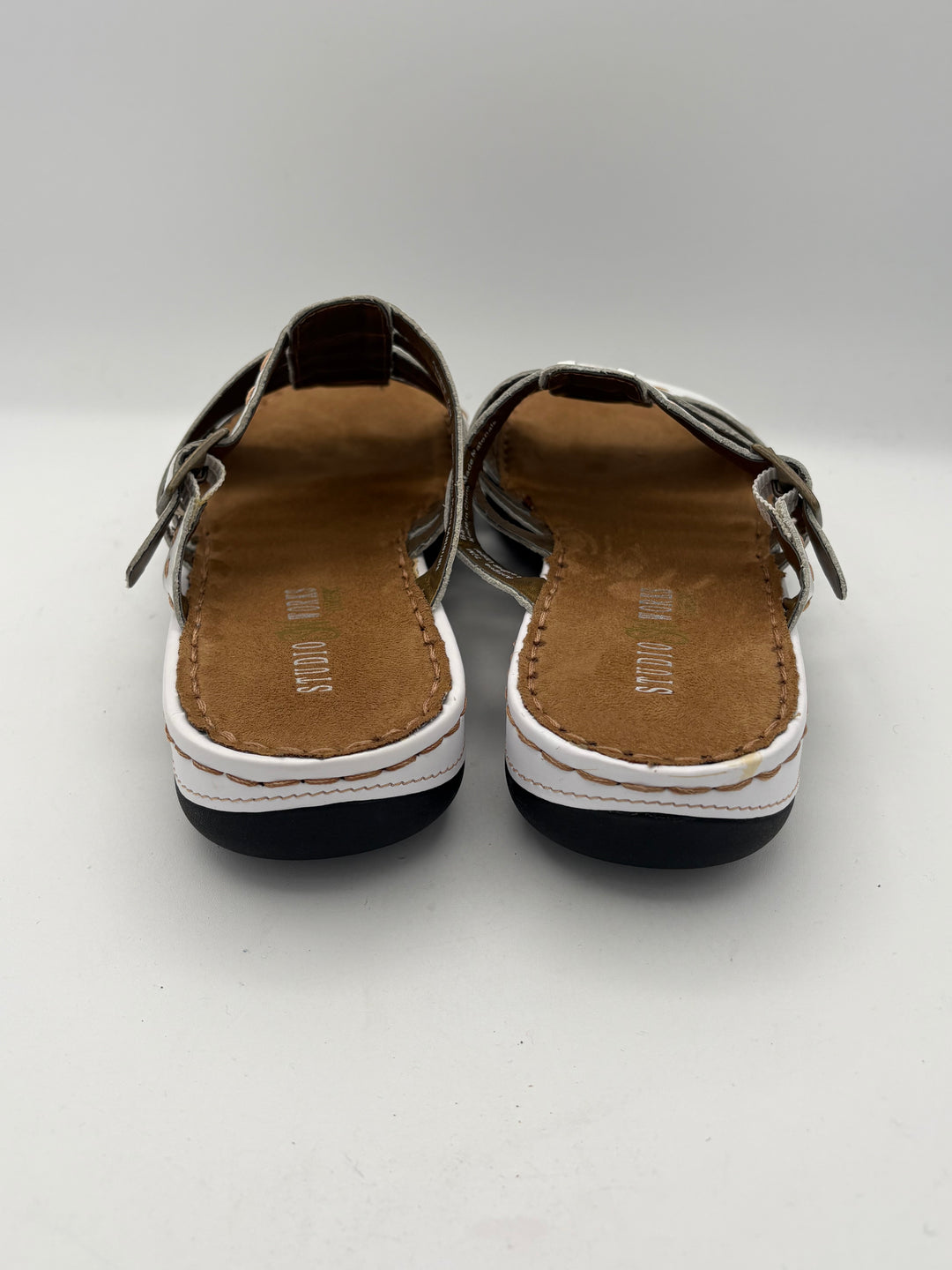 Women’s Studio Works Size 7.5 White Leather Sandals