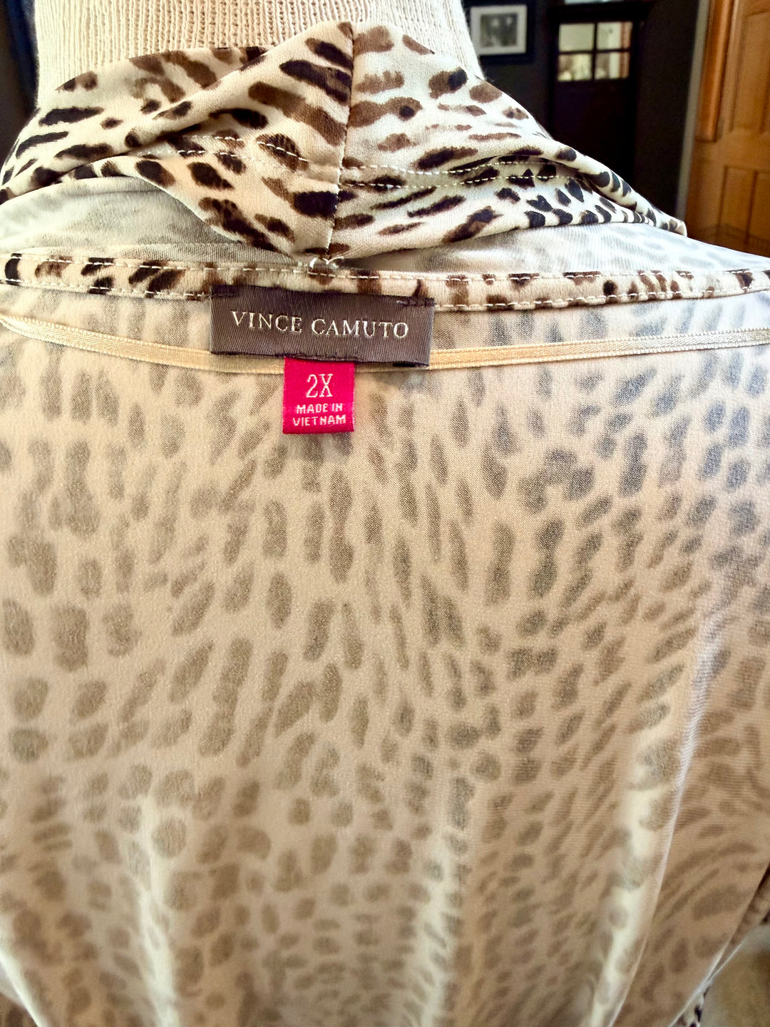 Vince Camuto Ladies Size 2X Sleeveless Blouse