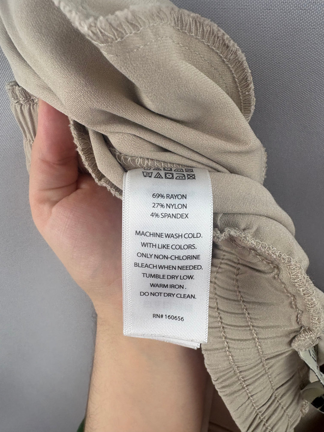 Women’s Happily Grey Large Tan Cargo Joggers