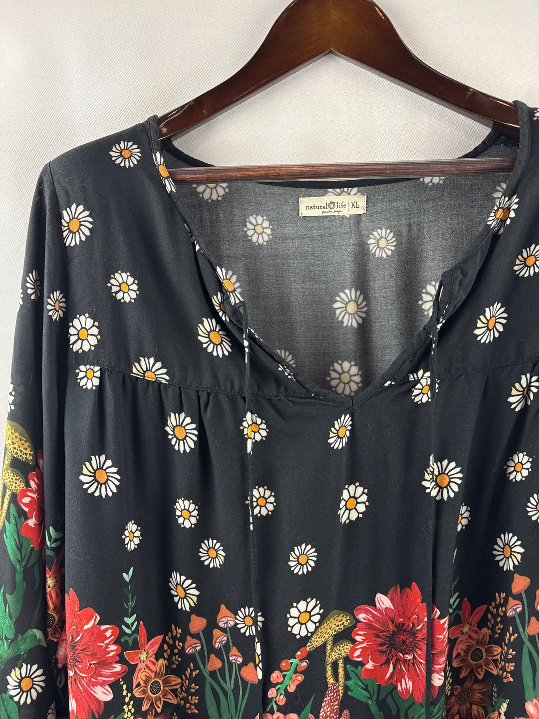 Women’s Natural Life XL Black Floral &amp; Mushroom Patterned Blouse