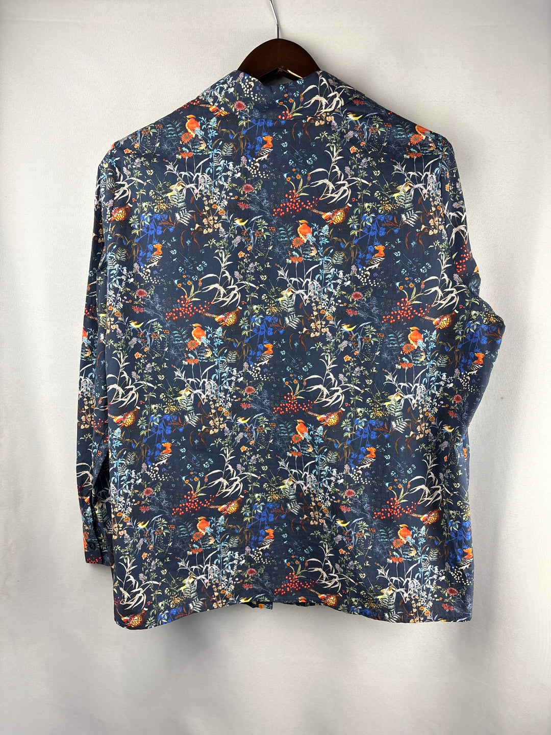 Women’s Von Landen Size 16/18  Navy Bird Patterned Button Up