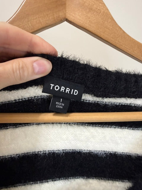 Torrid Striped Fuzzy Rainbow Sweater Sz1 (14–16)