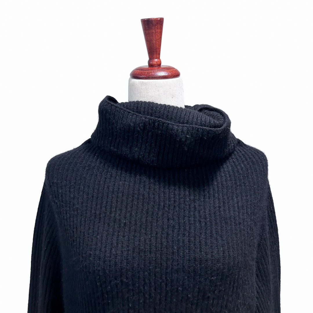 Vince. Women's Small Sweater 100% Cashmere Ribbed Black Turtleneck Minimalist Quiet Luxury Preppy