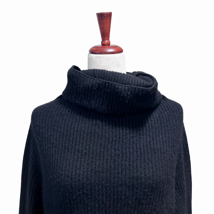 Vince. Women's Small Sweater 100% Cashmere Ribbed Black Turtleneck Minimalist Quiet Luxury Preppy
