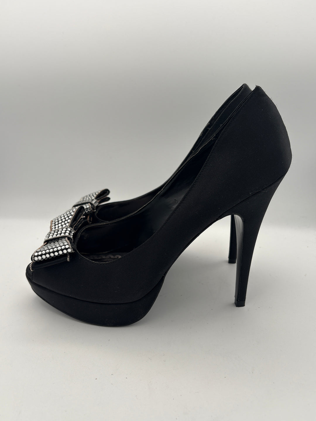 Women’s Lulu Townsend Size 10 Black Satin Pumps w/ Bow Detail