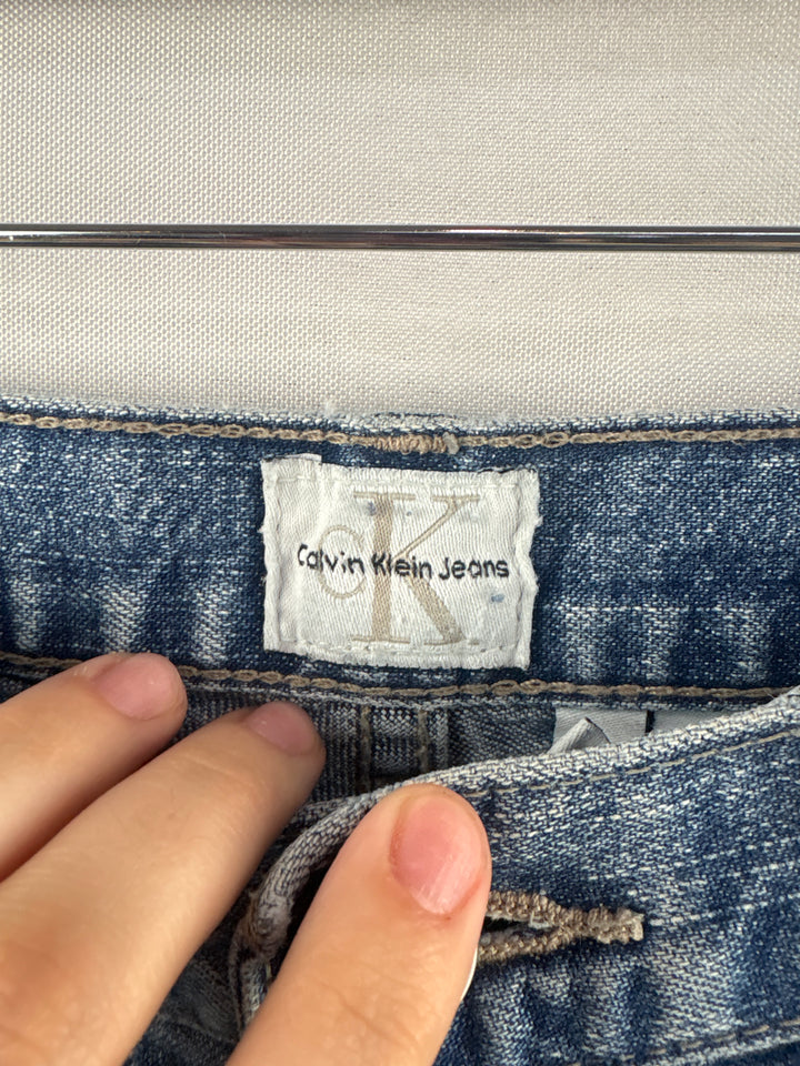 Women’s Calvin Klein Size 10 Light Wash Blue Boyfriend Jeans