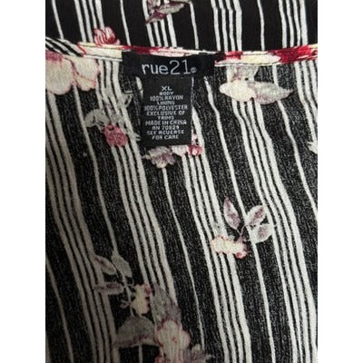 Women’s Rue 21 Long Striped/Floral Patterned V-Neck Dress Sz XL