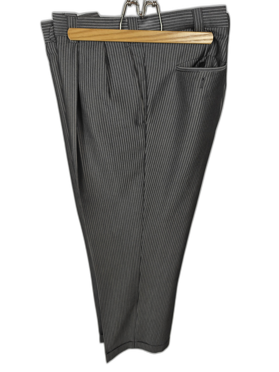 Steve Harvey Collection Mens Gray Pinstripe Dress Pants Size 44W32L Pleated Slacks