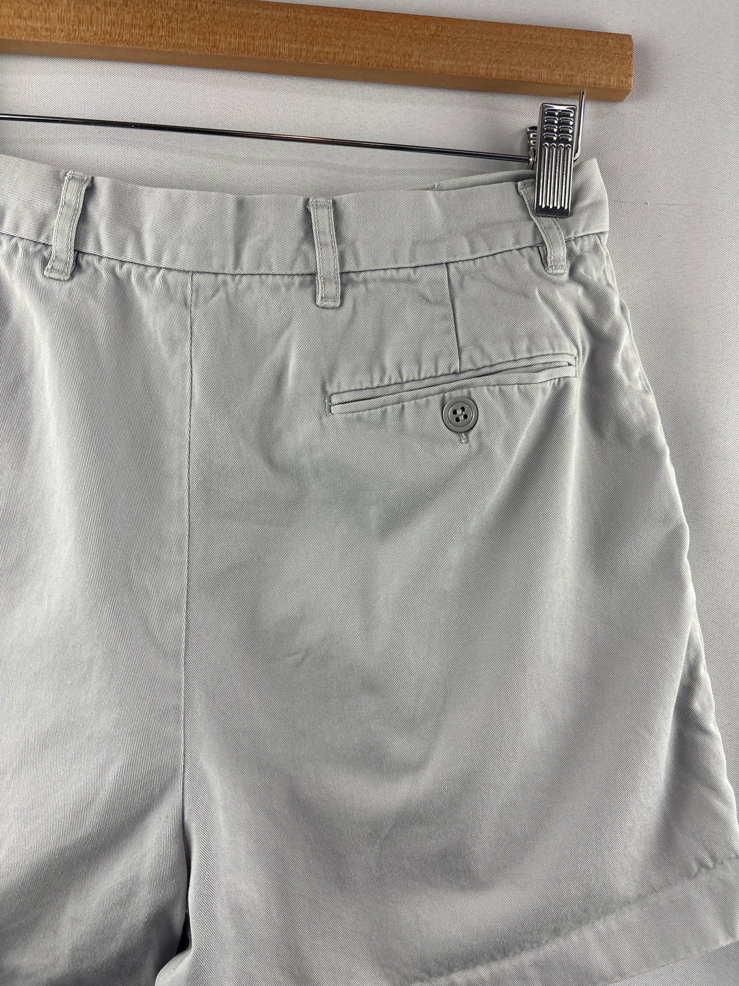 Women’s J.Crew Size 4 Pale Gray Chino Shorts