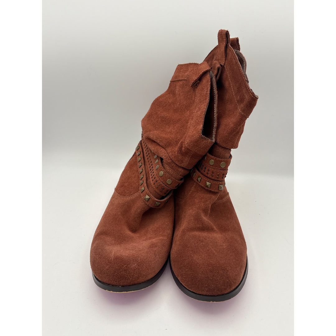 Twiggy London Womens Suede Ankle Boots With Studded Strap Size 7W Rust Color