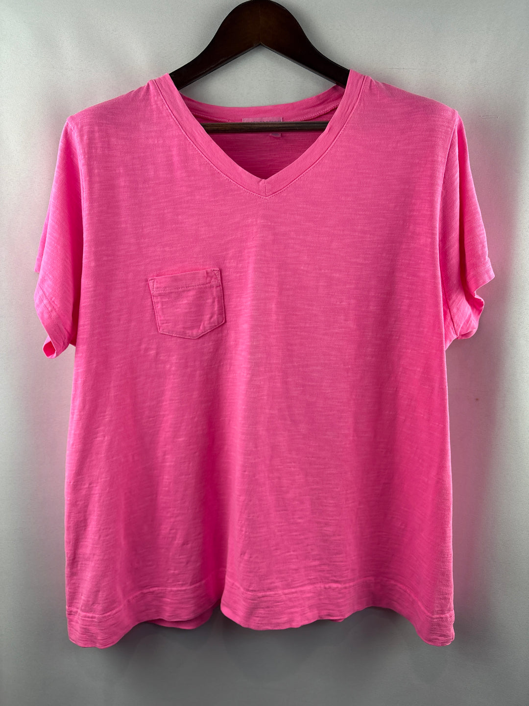 Women’s Fresh Produce Size 2X Highlighter Pink V-Neck Shirt