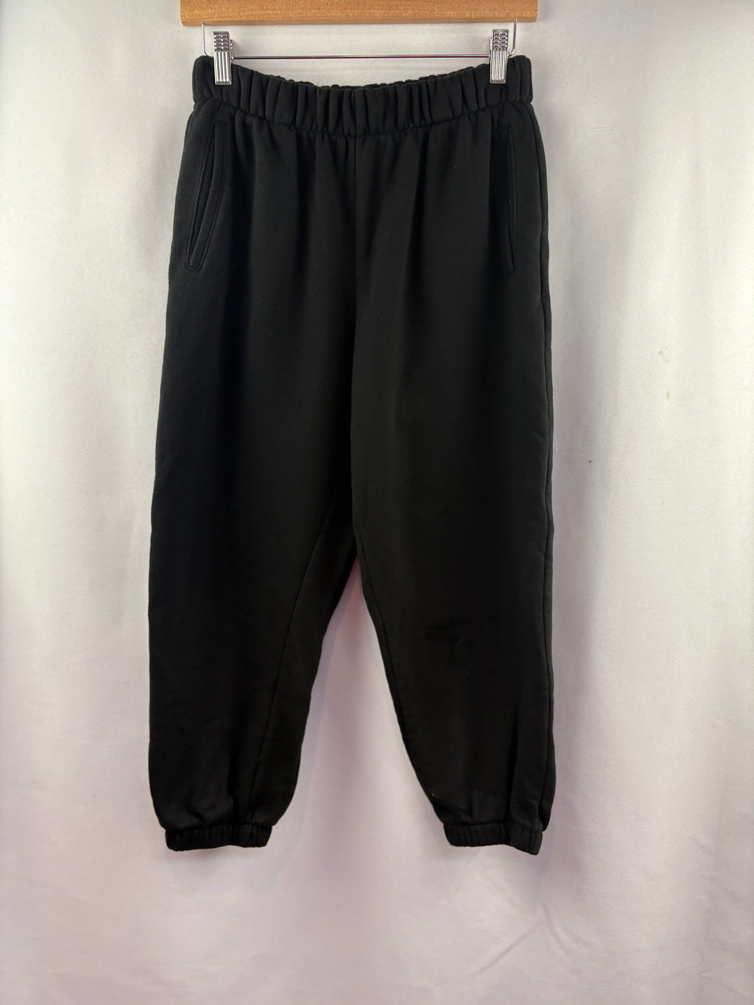 Women’s GAP Medium Black Sweatpants