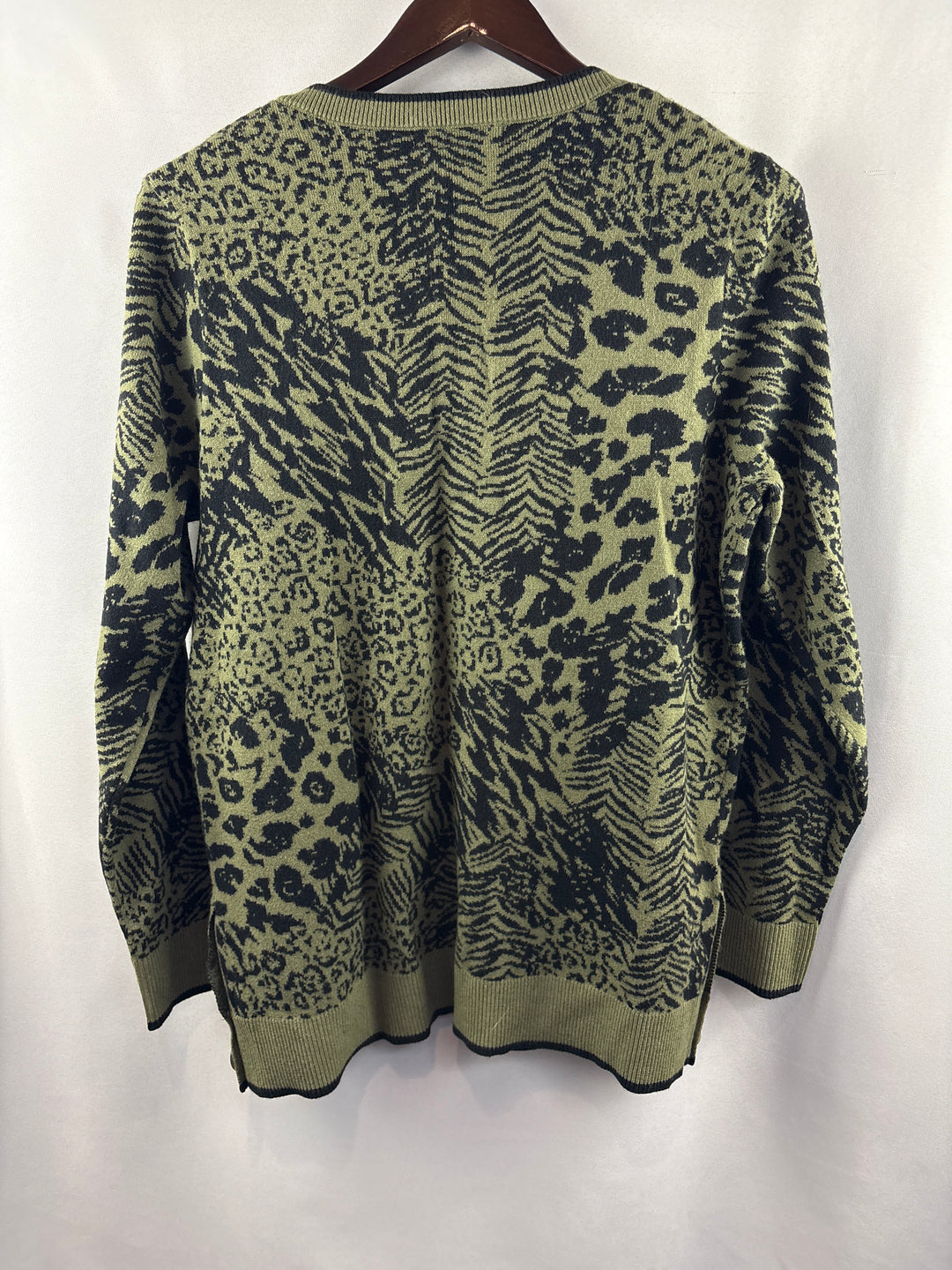 Women’s Retrology Large Green &amp; Black Animal Print Sweater