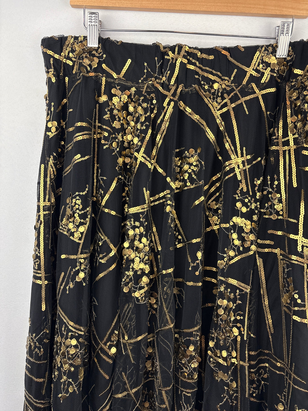 Women’s Making the Cut XXL Black Maxi Skirt w/ Gold Sequins