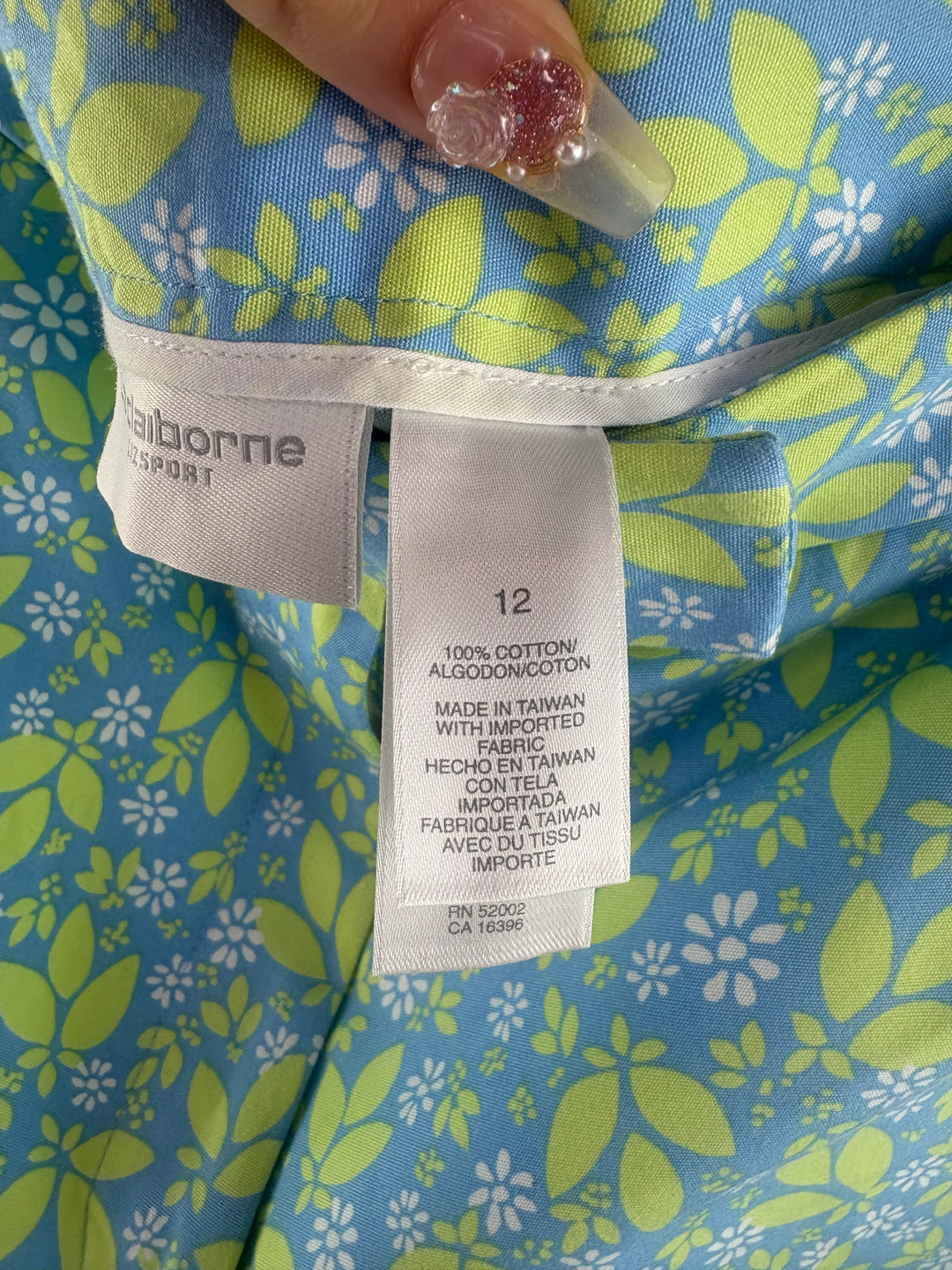 Women’s Liz Claiborne Size 12 Blue w/ Green Leaf Patterned Capris