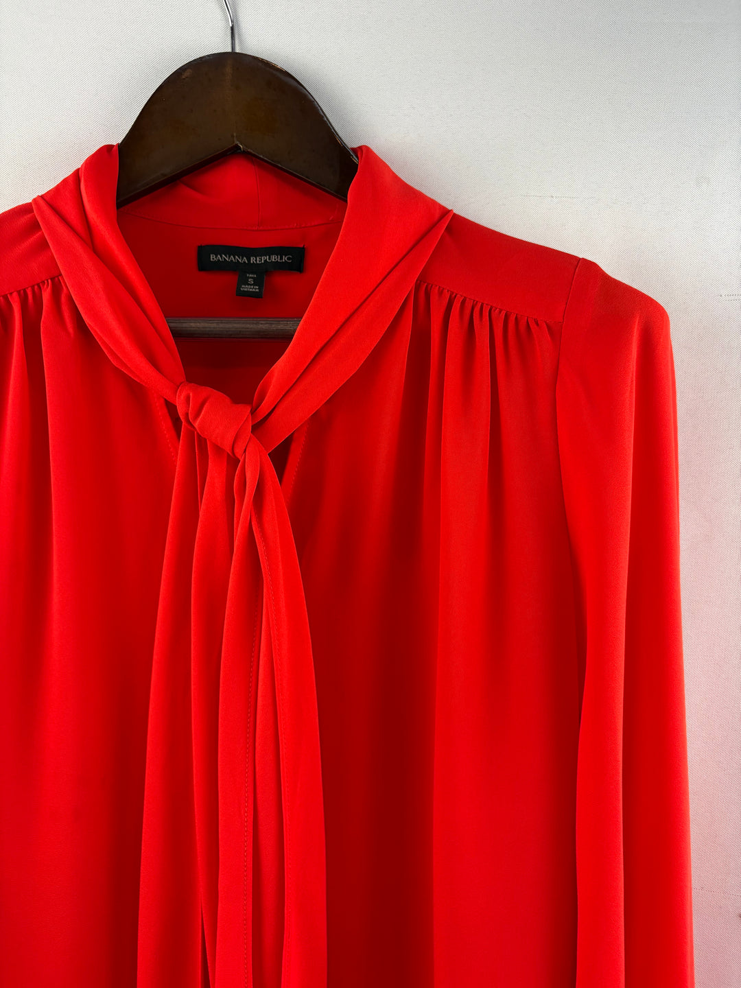 Women’s Banana Republic SmallT Bright Red Long Sleeve Blouse