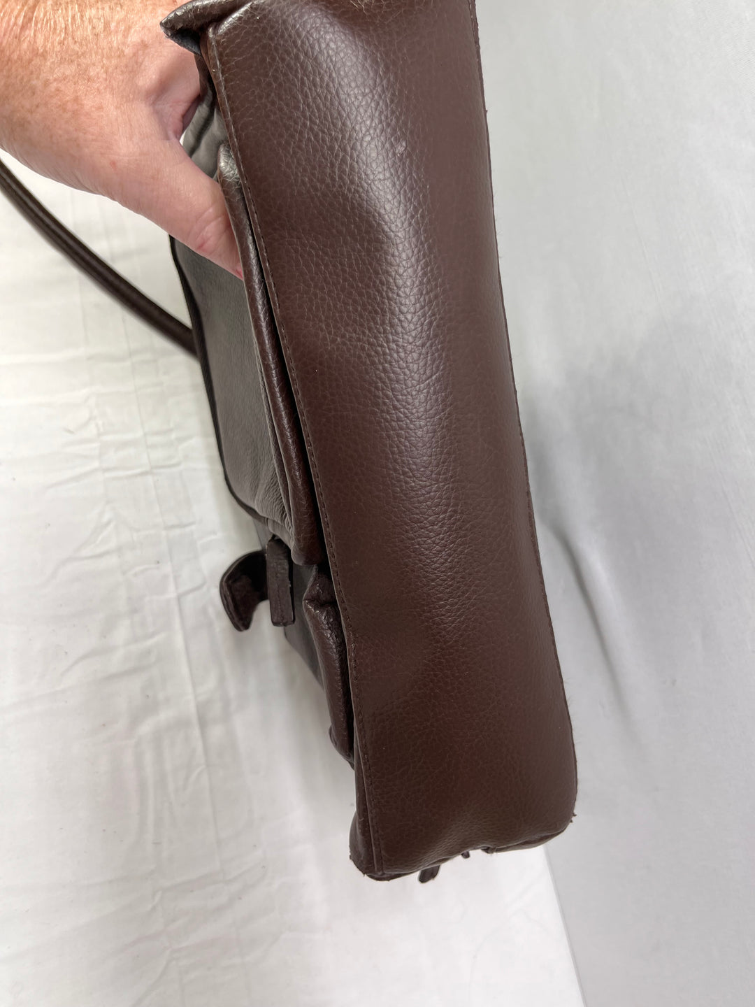 Cherokee Brown Leather Shoulder Bag Multi Pocket Organizer Purse Handbag