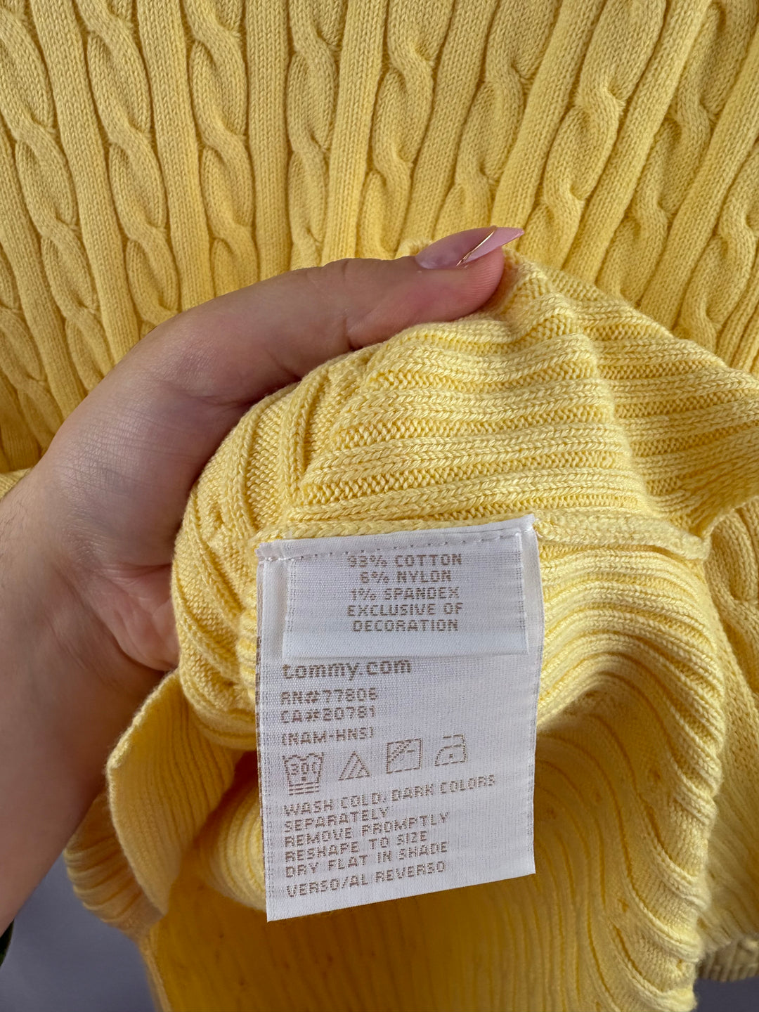 Women’s Tommy Hilfiger Medium Butter Yellow V-Neck Sweater