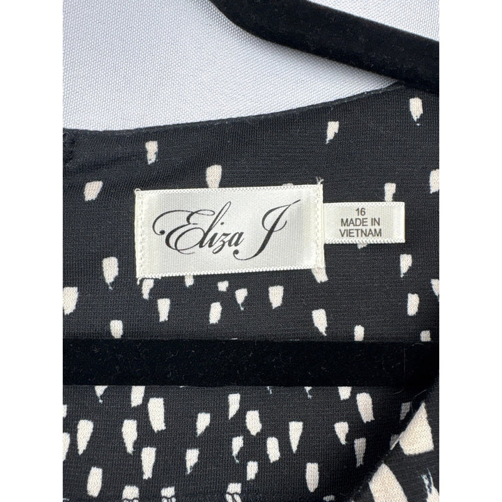 Women’s Eliza J Size 16 Black & White Patterned Pleated Mid Length Dress