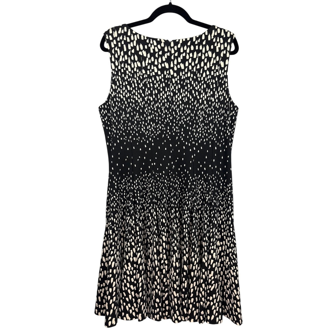 Women’s Eliza J Size 16 Black & White Patterned Pleated Mid Length Dress