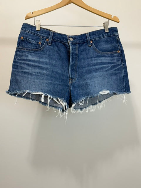 Levi’s 501 Cutoff Shorts W34(Button Fly, Frayed Hem)