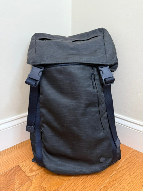 Lululemon Command The Day Backpack 24L – NWOT – 2018 Discontinued