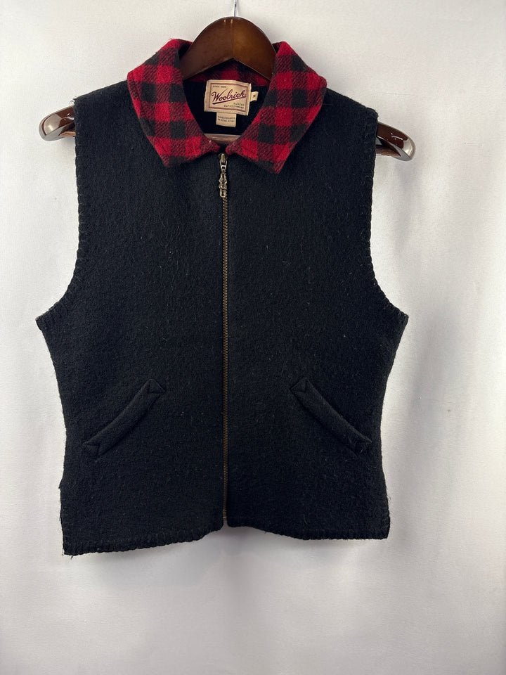 Women’s Medium Woolrich Black Vest w/ Red Plaid Accents