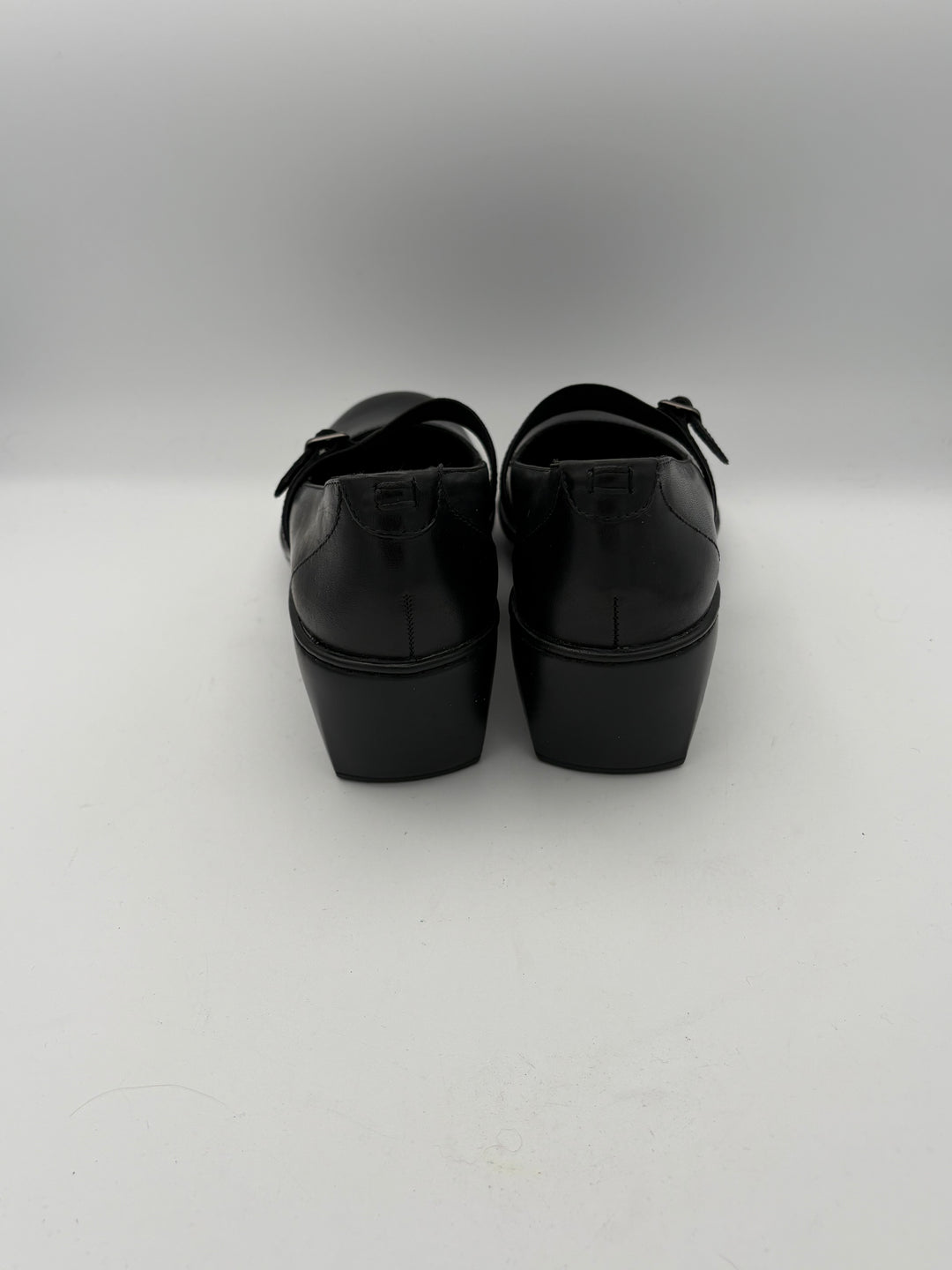 Women’s Clark’s Size 8 Black Leather Mary Jane’s