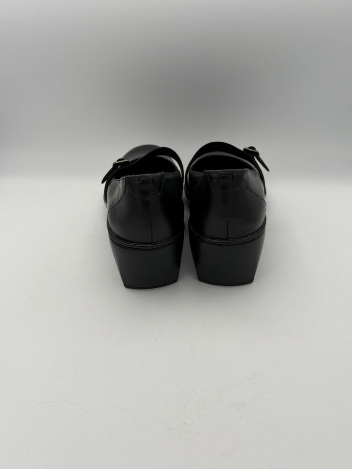 Women’s Clark’s Size 8 Black Leather Mary Jane’s