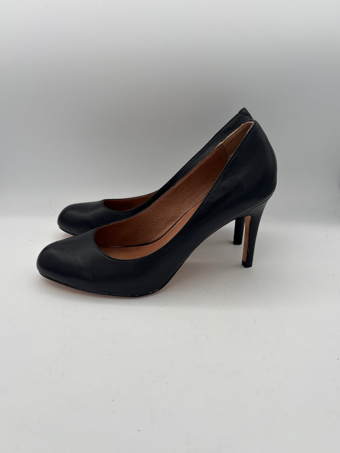 Women’s Corso Como Size 8.5 Black Leather Pumps
