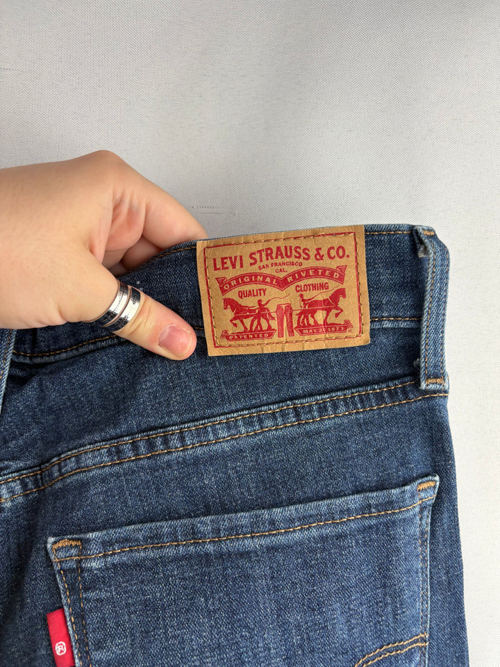 Women’s Levi’s Size 28L Dark Wash Blue Skinny Jeans