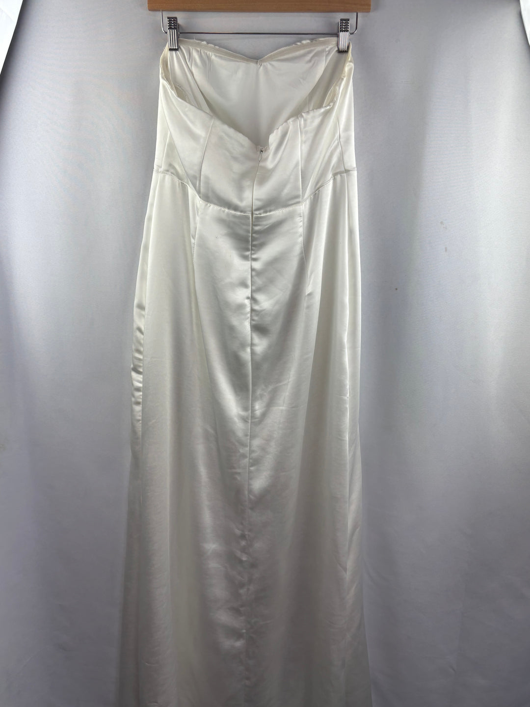 Women’s Lulus Large White Satin Sleeveless Formal Dress
