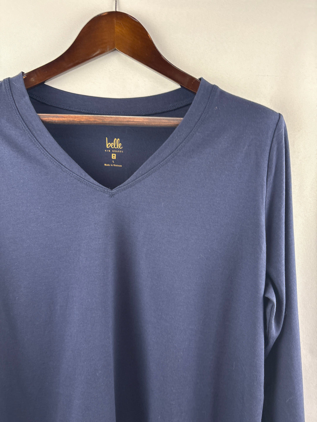 Women’s Belle Kim Gravel Large Navy V-Neck Shirt