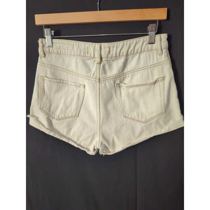 Women's Bullhead Denim Co. High rise white and grey patterned shorts size 7