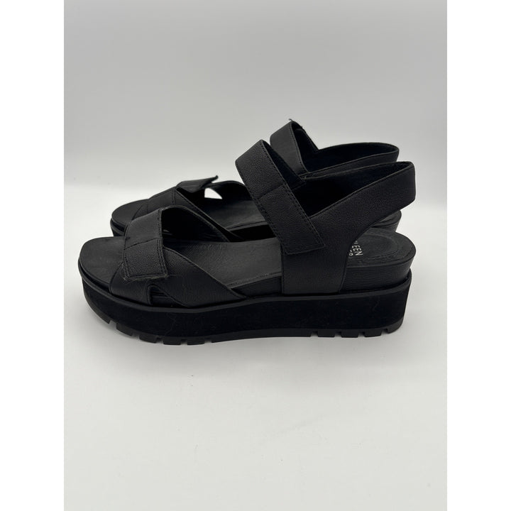 Women’s Eileen Fisher Size 7 1/2 Black Leather Sandals