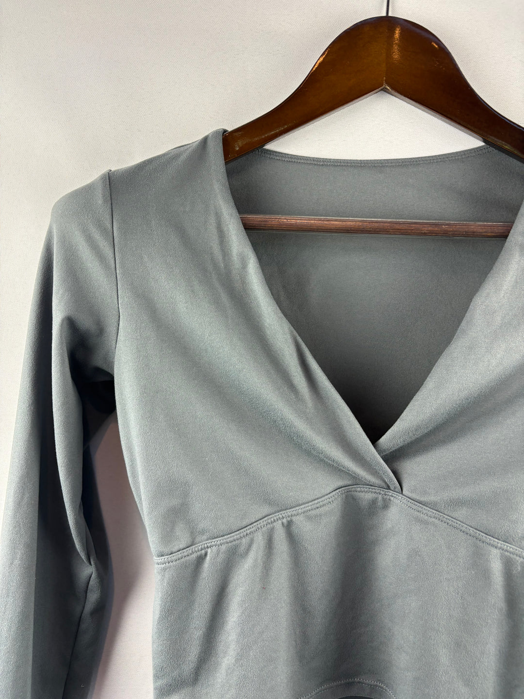 Women’s Halara Large Stone Gray Cropped Long Sleeve
